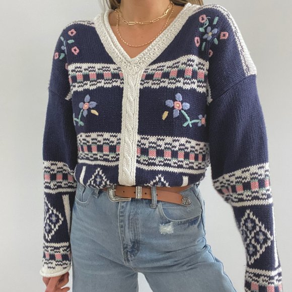 Vintage Cottage Core Oversized Floral Sweater - Picture 4 of 7